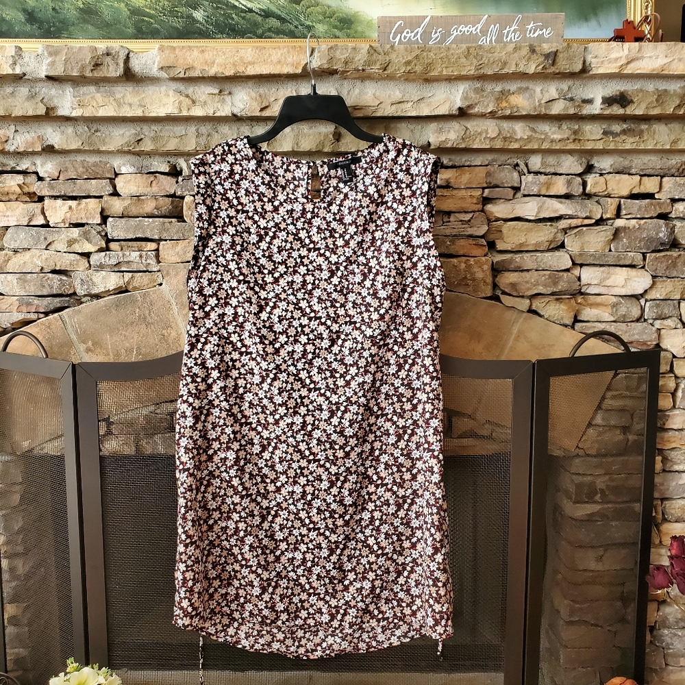 Forever 21 Sleeveless Floral Dress